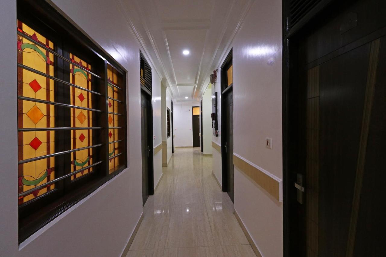 Oyo Flagship Kumar Palace Nuova Delhi Esterno foto