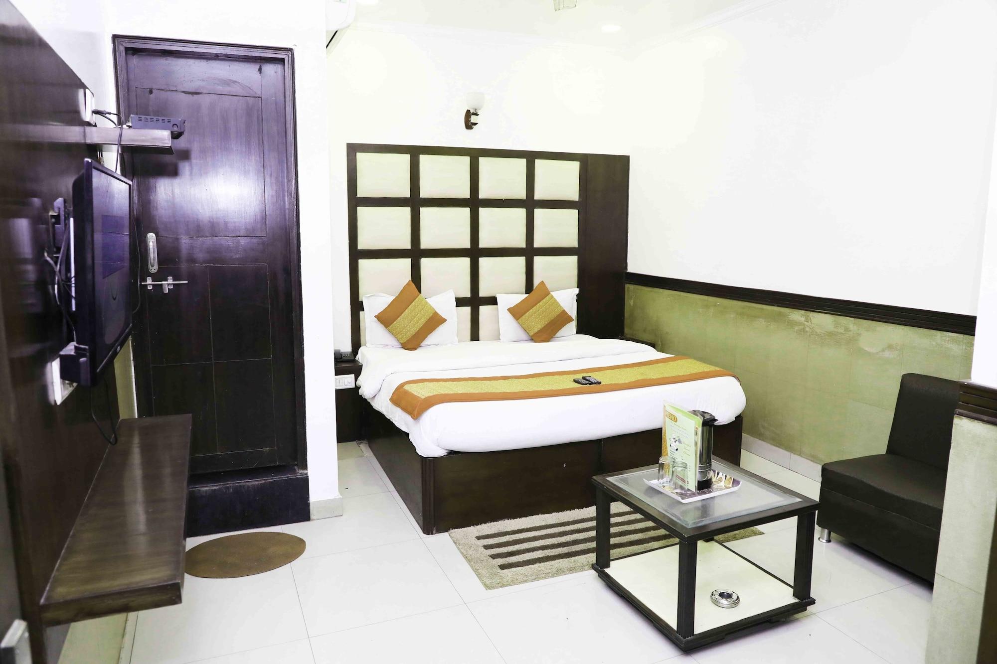 Oyo Flagship Kumar Palace Nuova Delhi Esterno foto