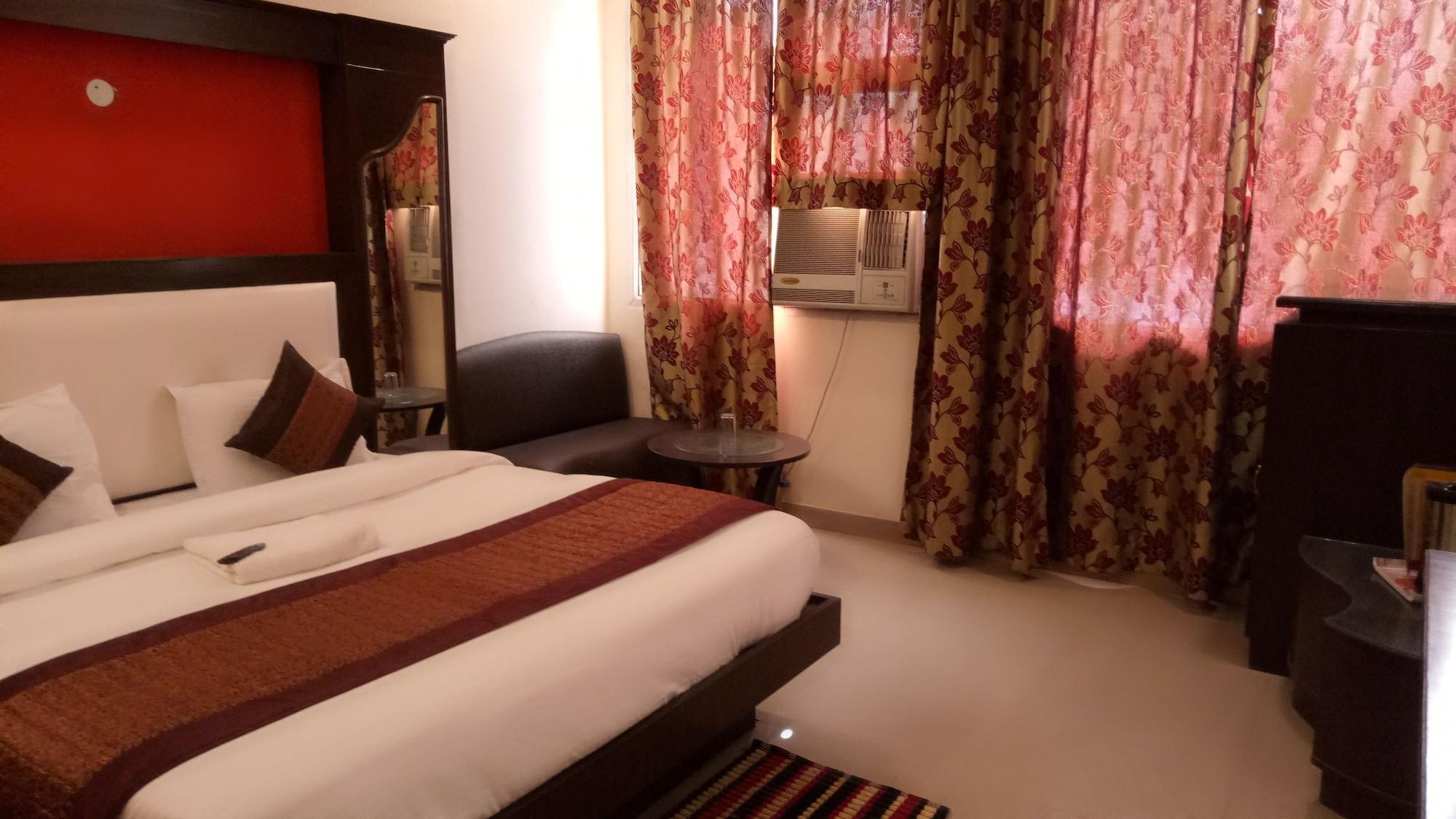 Oyo Flagship Kumar Palace Nuova Delhi Esterno foto