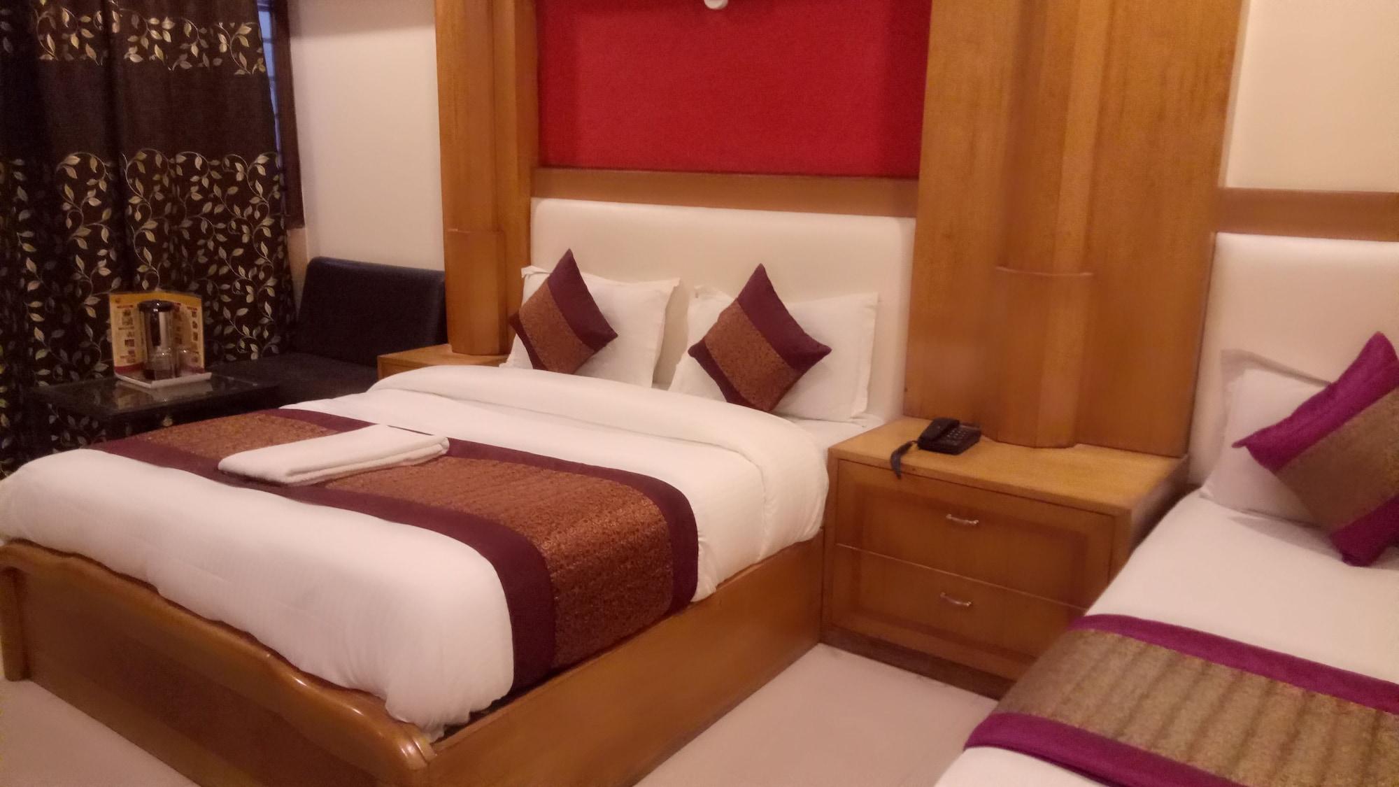 Oyo Flagship Kumar Palace Nuova Delhi Esterno foto