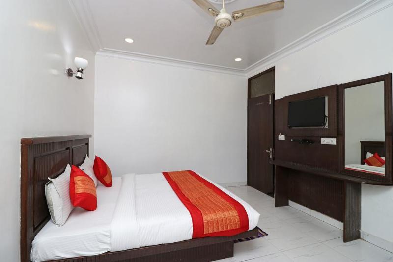 Oyo Flagship Kumar Palace Nuova Delhi Esterno foto