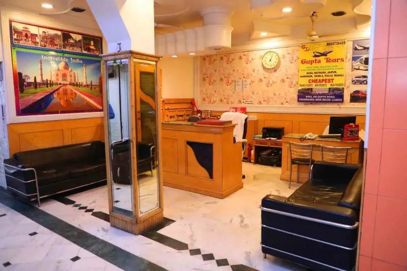 Oyo Flagship Kumar Palace Nuova Delhi Esterno foto